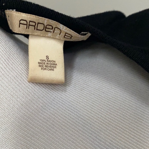 ⚠️flash sale⚠️ Sequin short sleeve sweater top - Picture 9 of 9